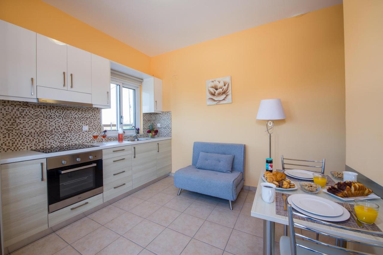 Georgia' S Apartment No1 Maleme Buitenkant foto