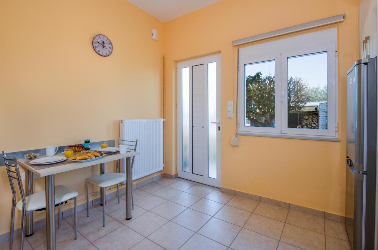 Georgia' S Apartment No1 Maleme Buitenkant foto