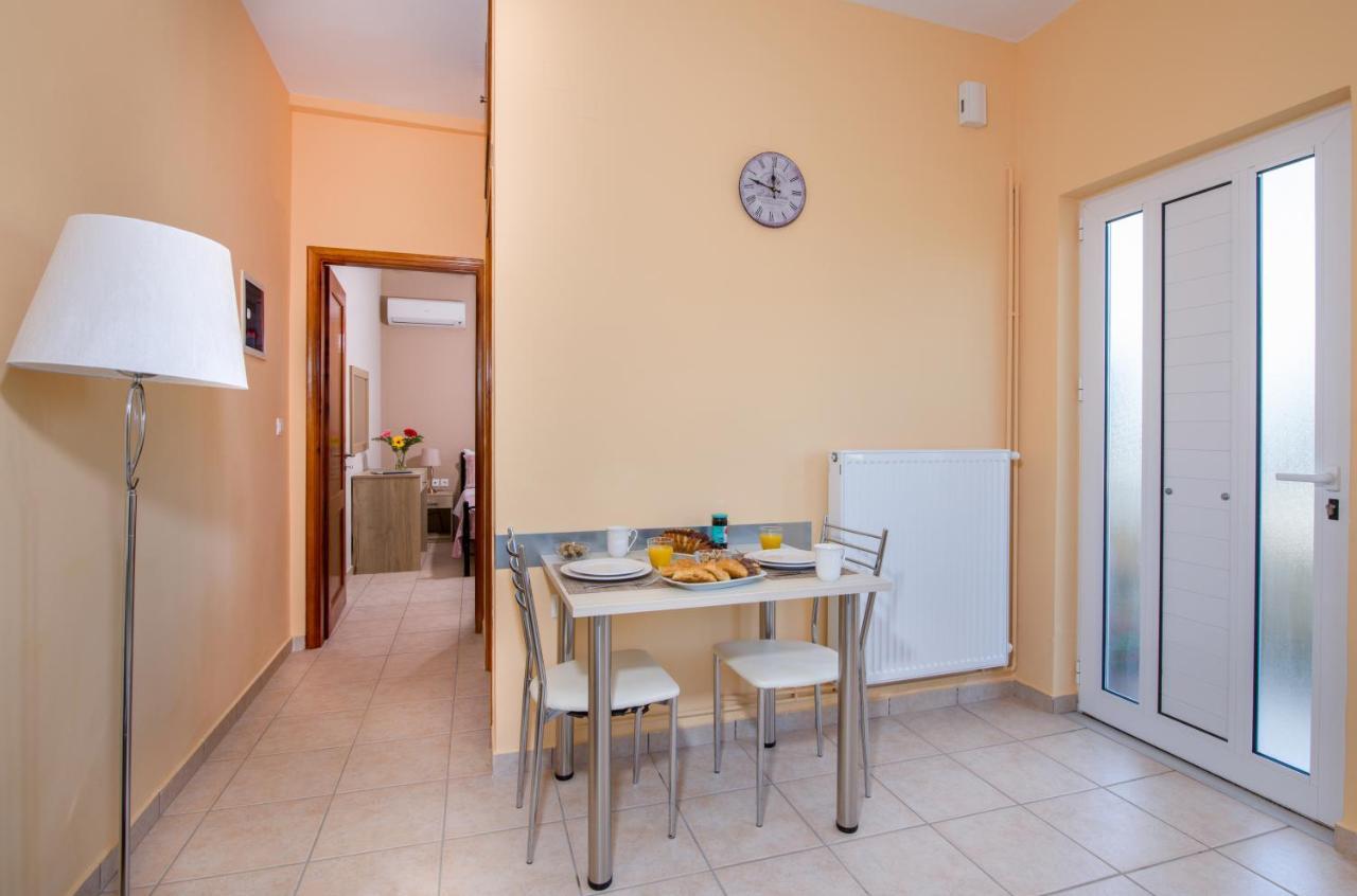 Georgia' S Apartment No1 Maleme Buitenkant foto